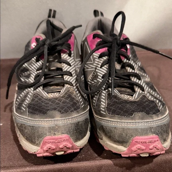 Pearl Izumi Women’s Cycling Shoes EU 40 SPD-Compatible Black/Purple - Picture 1 of 5